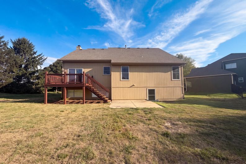 Photo 5 of 25 of 7825 W 143rd Pl, Overland Park, KS