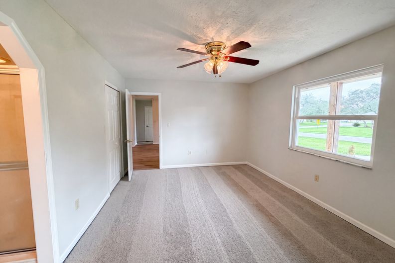 Photo 14 of 21 of 466 Leland Dr, Deltona, FL