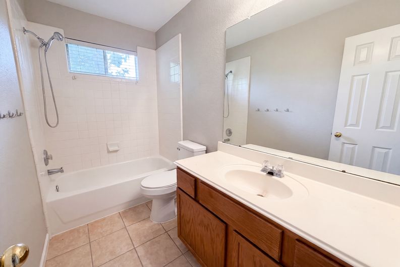 Photo 15 of 21 of 12159 Hawthorne Dr, Montgomery, TX