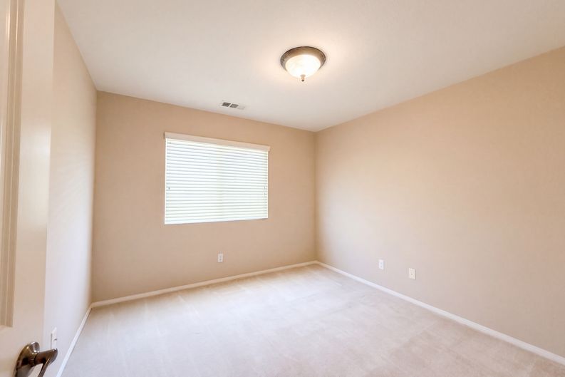 Photo 19 of 32 of 17780 Sweetgum Ln, Canyon Country, CA