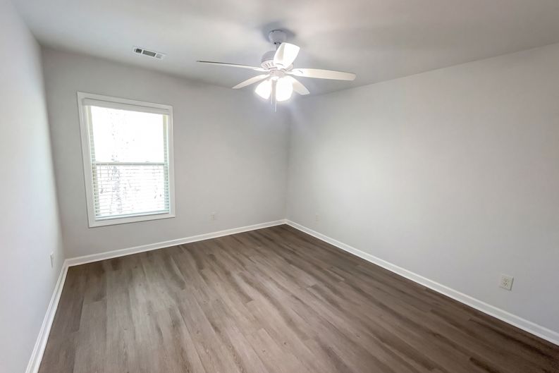 Photo 12 of 19 of 220 Madison Ave, Acworth, GA