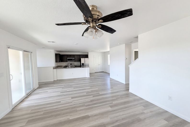 Photo 6 of 41 of 6875 Crimson Shadow St, North Las Vegas, NV