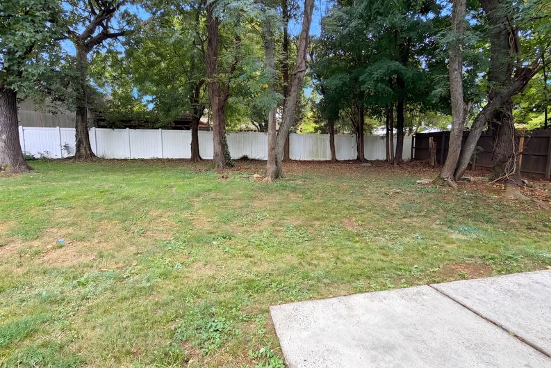 Photo 15 of 16 of 5006 Elizabeth Rd, Charlotte, NC