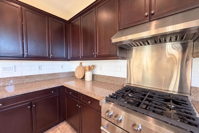 Photo 9 of 33 of 37601 Ficus Ct, Palmdale, CA