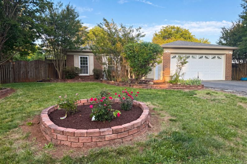 Photo 28 of 51 of 8947 Rosewood St, Manassas, VA
