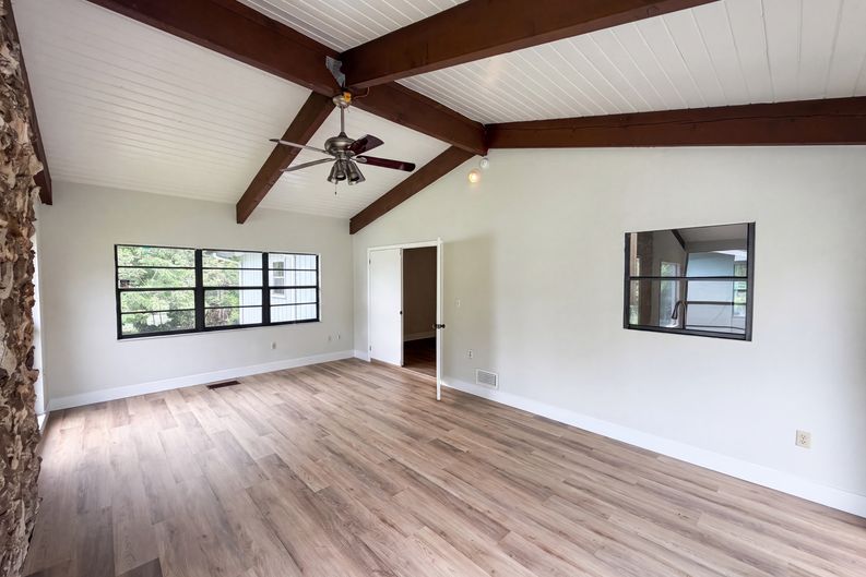 Photo 9 of 23 of 925 Park Pl, Deland, FL