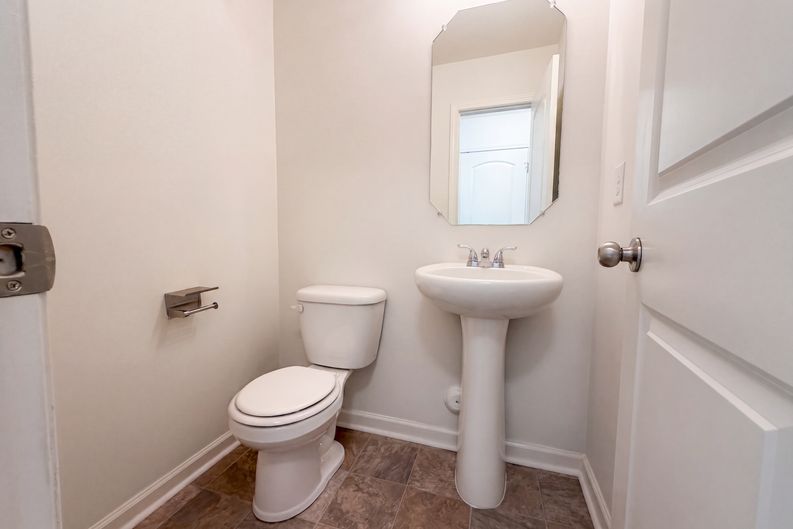 Photo 18 of 23 of 411 Sandybrooke Dr, High Point, NC