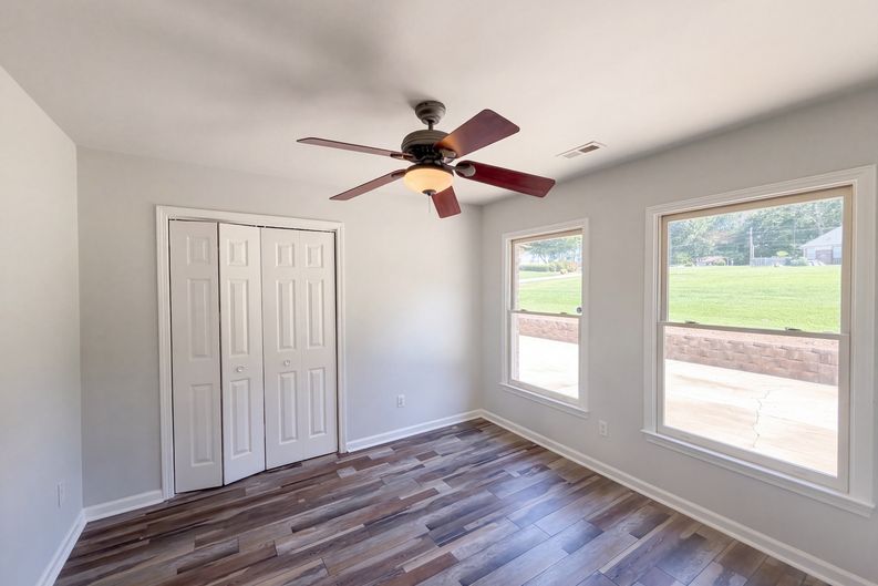 Photo 8 of 19 of 143 Laurel Ridge Ct, Gastonia, NC