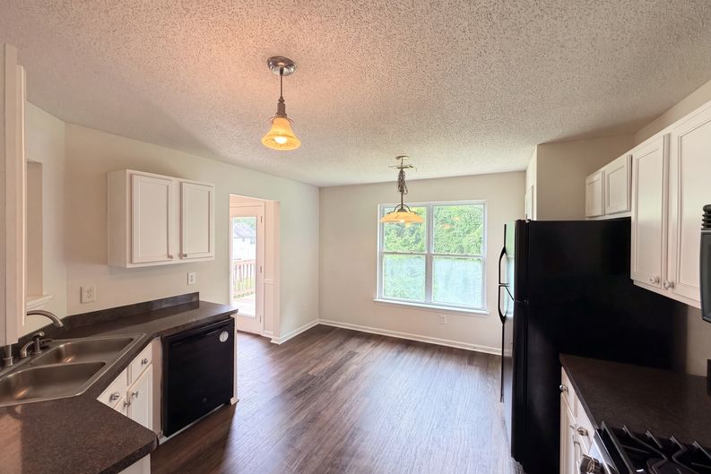 Photo 7 of 27 of 108 Legend Creek Dr, Canton, GA