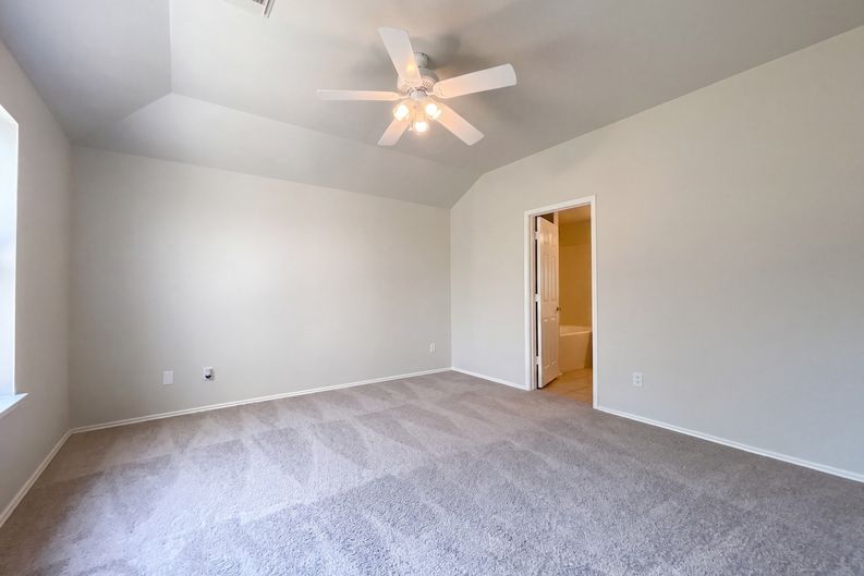 Photo 14 of 37 of 10710 Laurelton Ct, Humble, TX