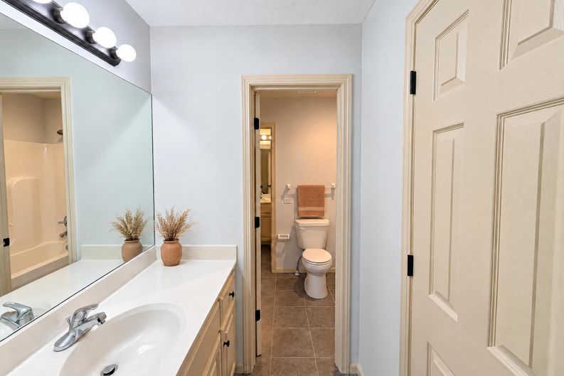 Photo 18 of 34 of 4509 NE Ridgeline Cir, Lees Summit, MO