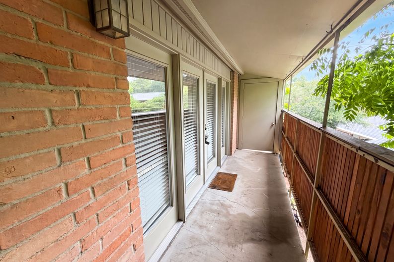 Photo 15 of 17 of 3938 W Alabama St, Houston, TX