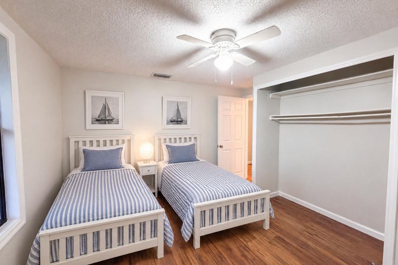 Photo 11 of 20 of 3004 Hunkin Cir, Deltona, FL
