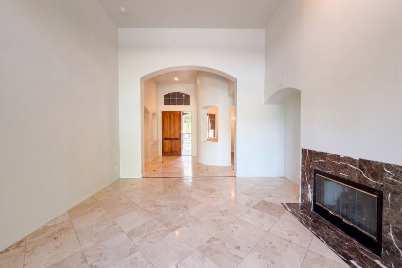 Photo 6 of 40 of 12007 N 138th St, Scottsdale, AZ