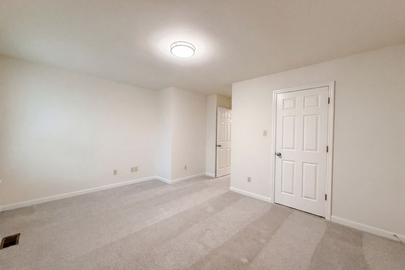 Photo 17 of 26 of 2212 Harborside Dr, DARDENNE PRAIRIE, MO