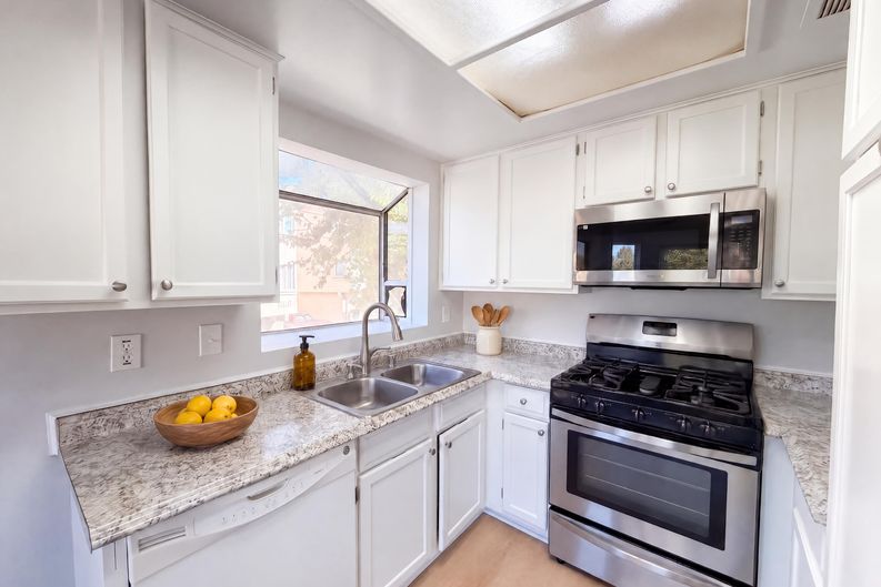 Photo 5 of 23 of 19838 Sandpiper Pl, Santa Clarita, CA