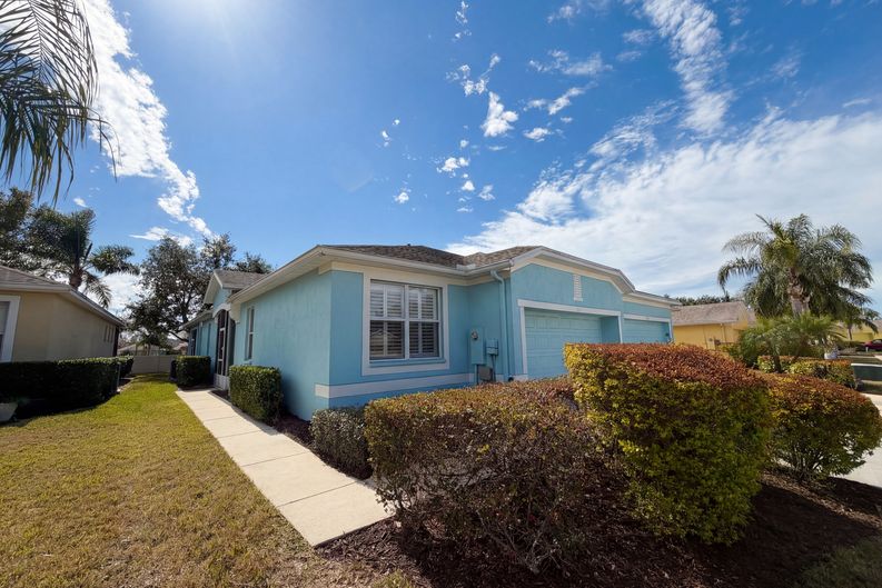 Photo 12 of 29 of 11520 Captiva Kay Dr, Riverview, FL