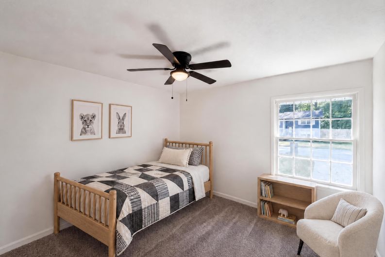 Photo 7 of 16 of 1010 Buckhurst Dr, Atlanta, GA