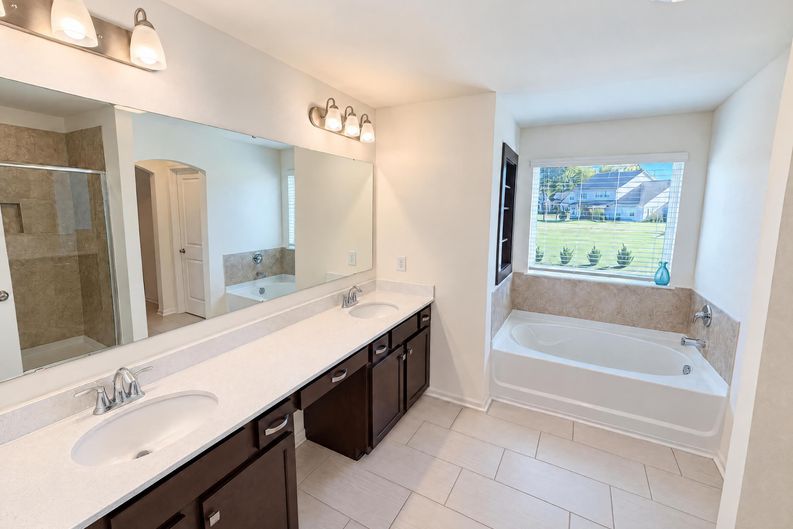 Photo 13 of 26 of 1408 Brooksland Pl, Waxhaw, NC