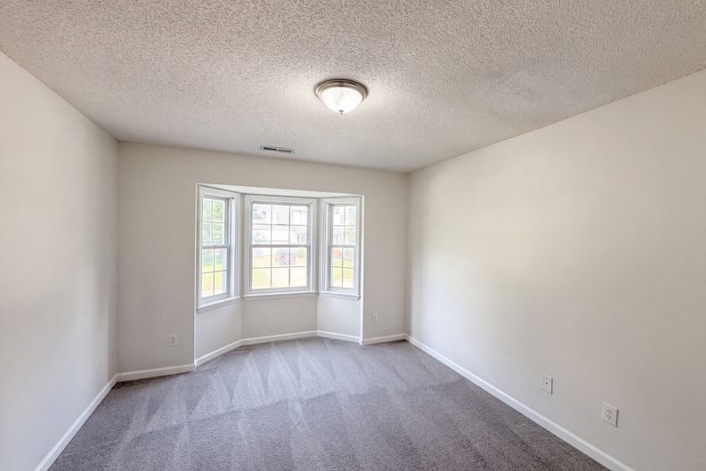 Photo 9 of 17 of 6113 Remington Lake Dr, Raleigh, NC