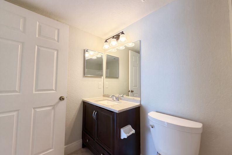 Photo 29 of 34 of 13838 Fairway Island Dr, Orlando, FL