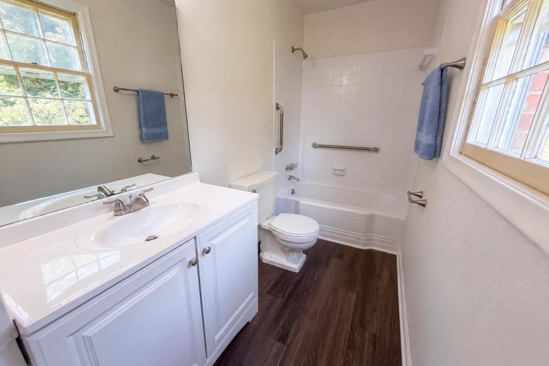 Photo 18 of 41 of 2618 Speas Rd, Winston Salem, NC