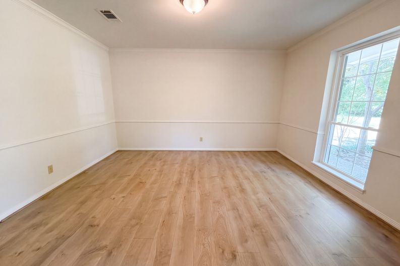 Photo 11 of 34 of 6411 Bayonne Dr, Spring, TX