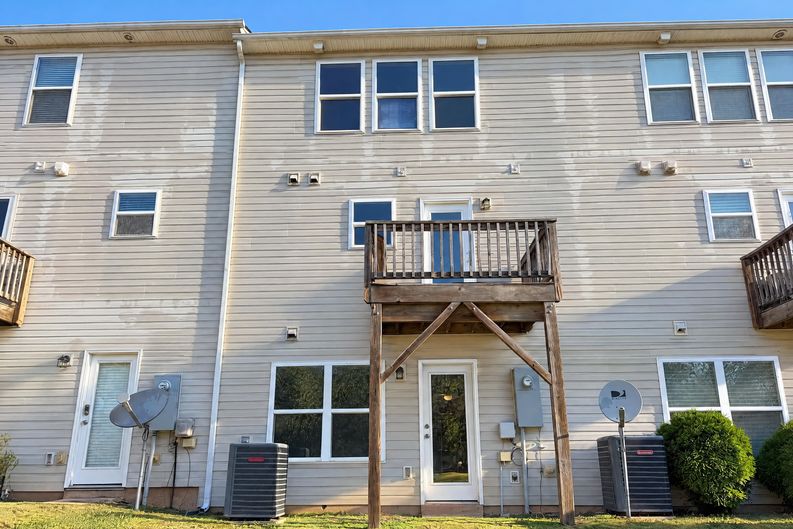 Photo 5 of 25 of 104 Langhorne Dr, Mount Holly, NC