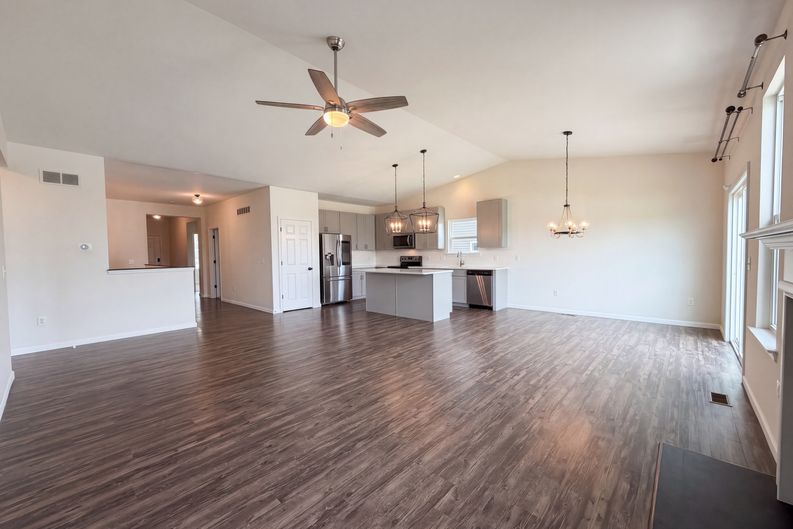 Photo 3 of 22 of 1034 Sweet River Dr, Saint Paul, MO