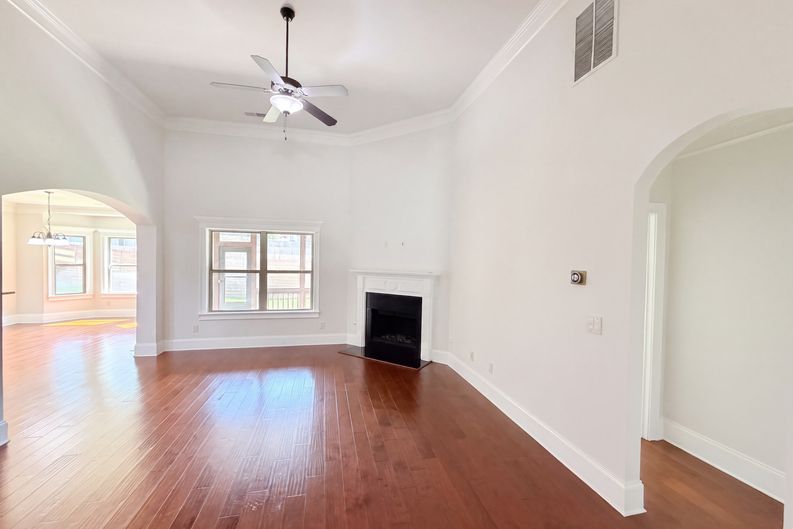 Photo 7 of 24 of 115 Birchwood Ct, Loganville, GA