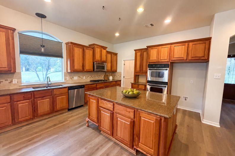 Photo 10 of 26 of 1724 Westend Pl, Round Rock, TX