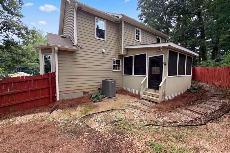 Photo 5 of 23 of 215 Arbour Run, Suwanee, GA