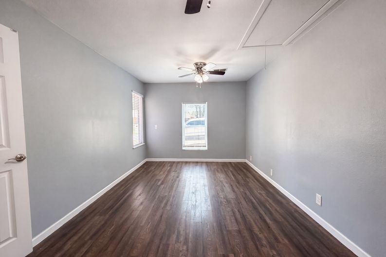 Photo 4 of 17 of 1012 Turner St, Cleburne, TX