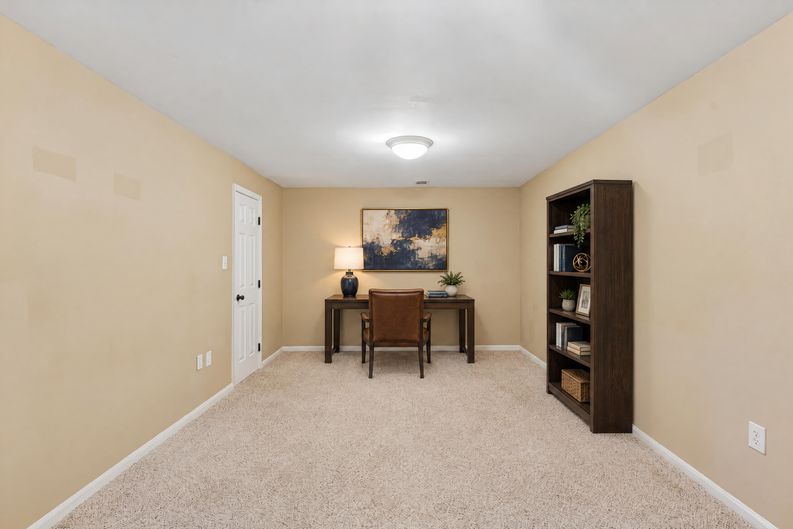 Photo 26 of 48 of 6046 Persinger House Ct, Manassas, VA