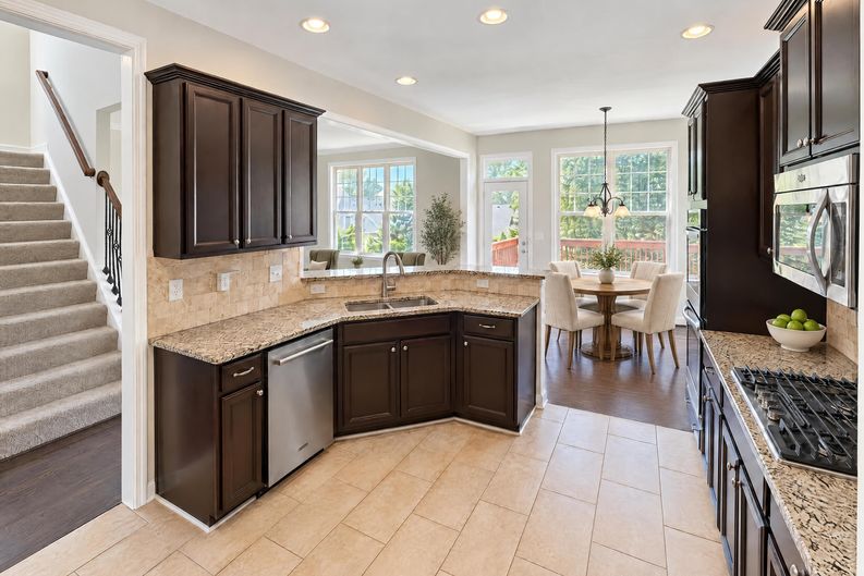 Photo 8 of 32 of 320 Rockmann Ln SW, Marietta, GA