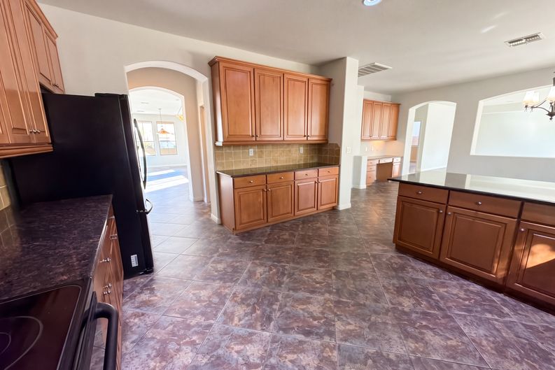 Photo 8 of 64 of 15033 W Aster Dr, Surprise, AZ