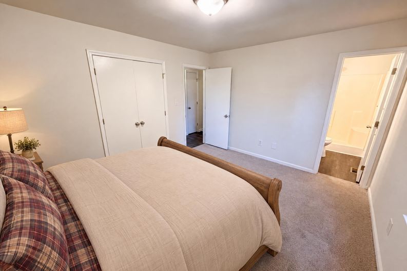 Photo 4 of 28 of 6409 Tivoli Ct, Charlotte, NC