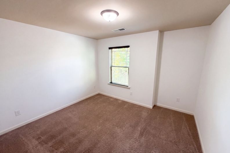 Photo 8 of 21 of 106 Southwind Cir, Newnan, GA