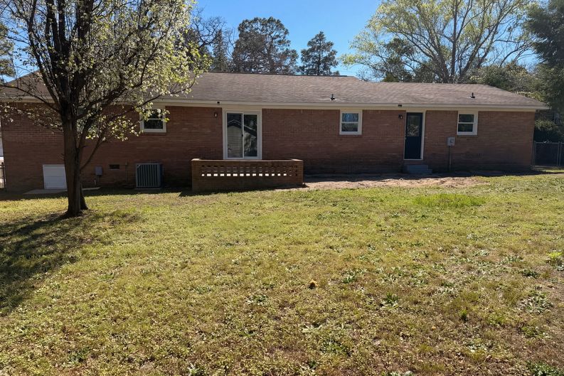 Photo 5 of 22 of 2774 Emanuel Church Rd, West Columbia, SC