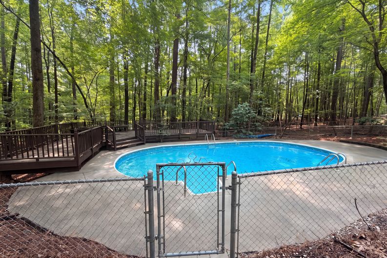 Photo 17 of 18 of 204 Boulder Bluff Trl, Chapel Hill, NC