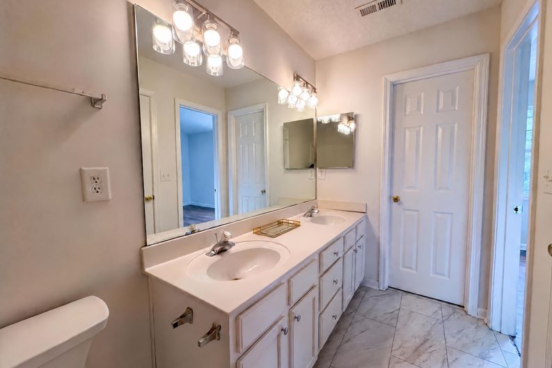 Photo 15 of 20 of 4165 Birch Leaf Ct, Charlotte, NC