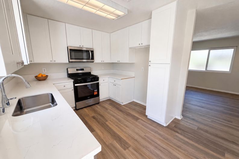 Photo 6 of 11 of 20861 Lone Eagle Rd, Apple Valley, CA