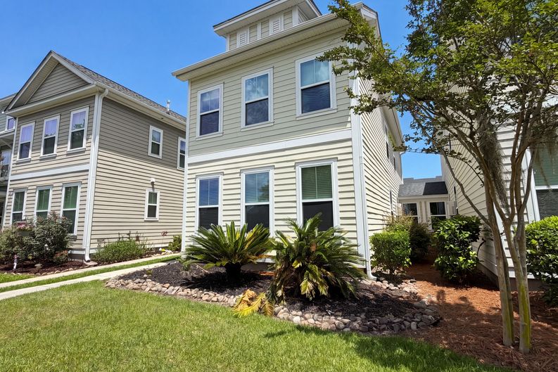 Photo 13 of 15 of 1013 Ashley Garden Blvd, Charleston, SC