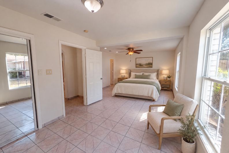 Photo 9 of 14 of 404 Vincent St, Cedar Hill, TX
