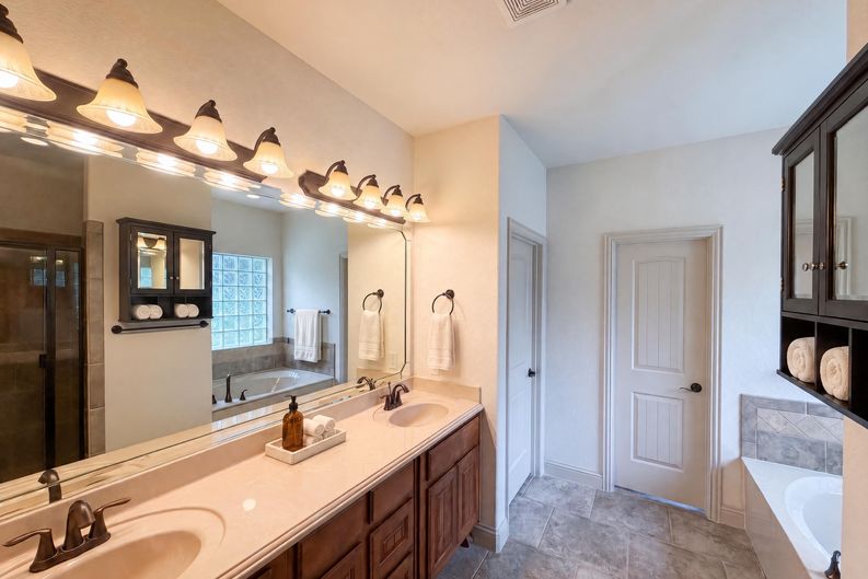 Photo 19 of 25 of 121 Rey Del Mar Cir, Weatherford, TX