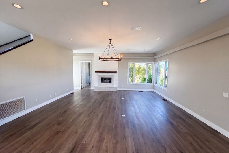 Photo 3 of 42 of 1596 Aldorado Dr, Vista, CA