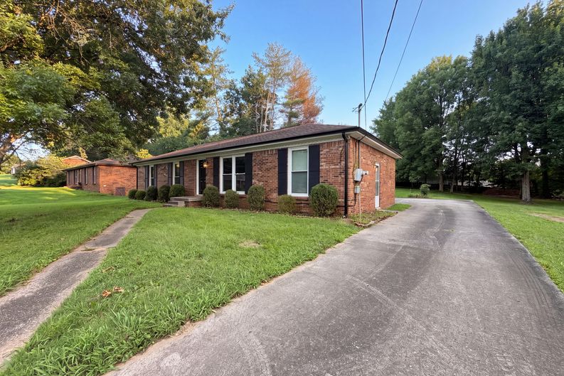 Photo 14 of 18 of 330 Harold Dr, Clarksville, TN