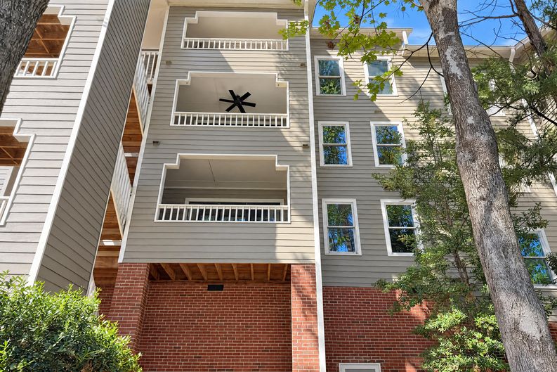 Photo 5 of 16 of 329 Glen Echo Ln, Cary, NC