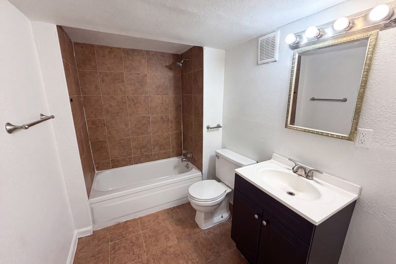 Photo 15 of 23 of 9190 Cypress Dr, Thornton, CO