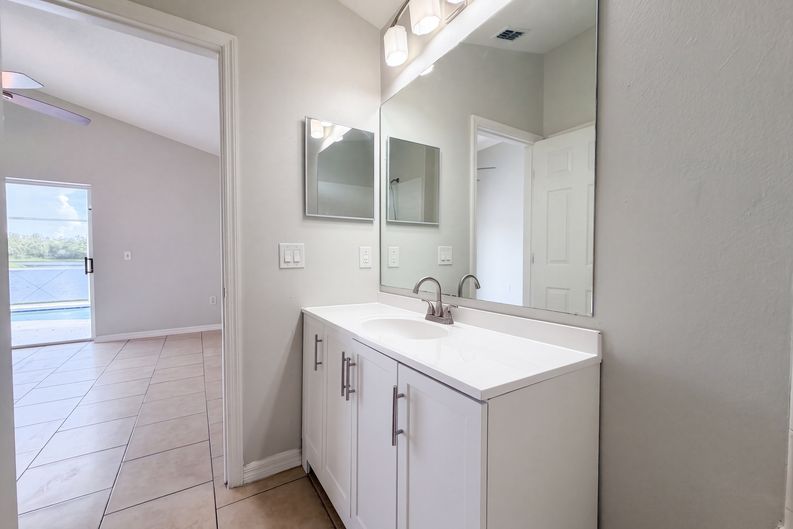 Photo 21 of 38 of 225 Southbridge Cir, Kissimmee, FL